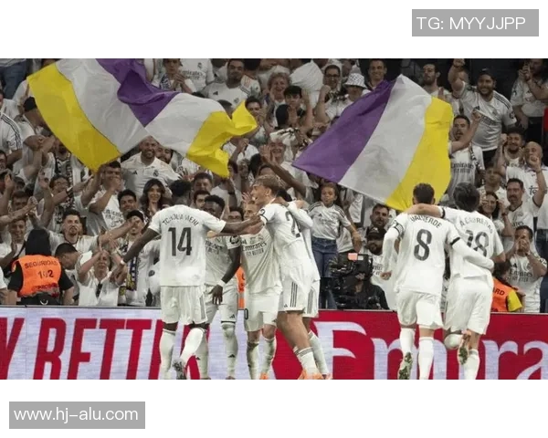 AC米兰友谊赛大胜皇马四球狂潮绝杀瞬间引发全场热烈反响 AC米兰友谊赛大胜皇马四球狂潮绝杀瞬间引发全场热烈反响