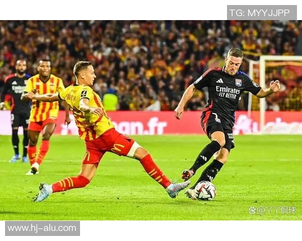 足总杯精彩对决:里昂与巴黎圣日耳曼战成平局十大进球瞬间回顾 足总杯精彩对决:里昂与巴黎圣日耳曼战成平局十大进球瞬间回顾